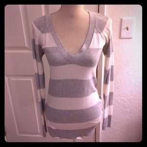 American Eagle V-neck sweater